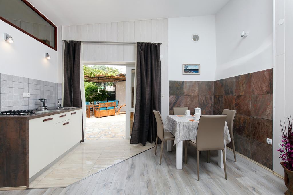 Villa Luna Sutomiscica Екстер'єр фото